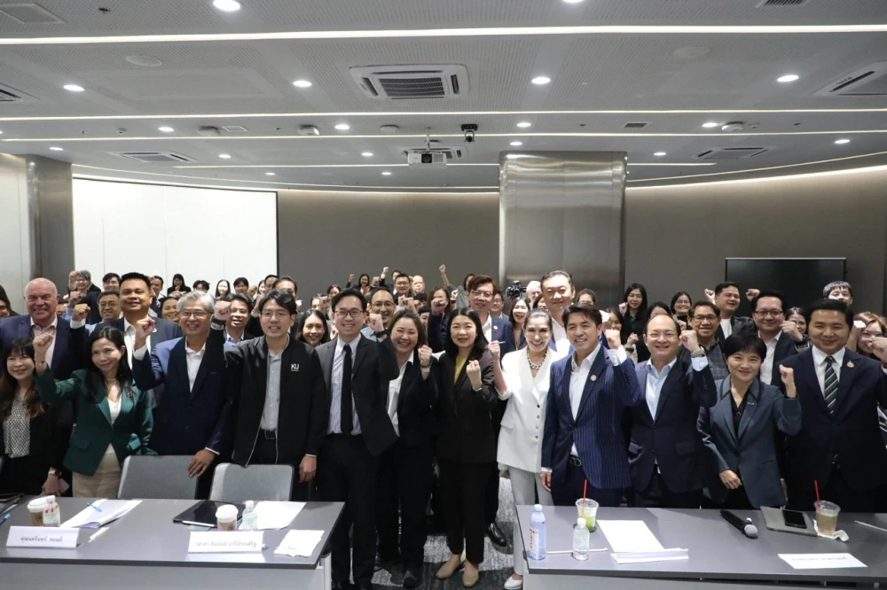 เครือซีพีผนึกกำลังทุกกลุ่มธุรกิจ จัดการประชุมเชิงปฏิบัติการ “C.P. GROUP Carbon Neutral 2030” พร้อมรับฟังความคิดเห็นจากผู้เชี่ยวชาญ ย้ำเป้าหมาย วางแผนโรดแมพ พร้อมลงมือทำจริง เพื่อบรรลุเป้าหมายความเป็นกลางทางคาร์บอนในปี 2573